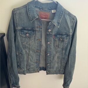 Women’s Levi’s Jean jacket